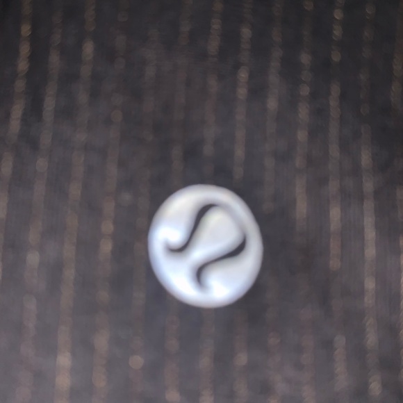 Lululemon Wild criss cross tank top.   Size 8 - Picture 4 of 6